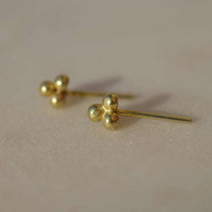 Pyramid studs